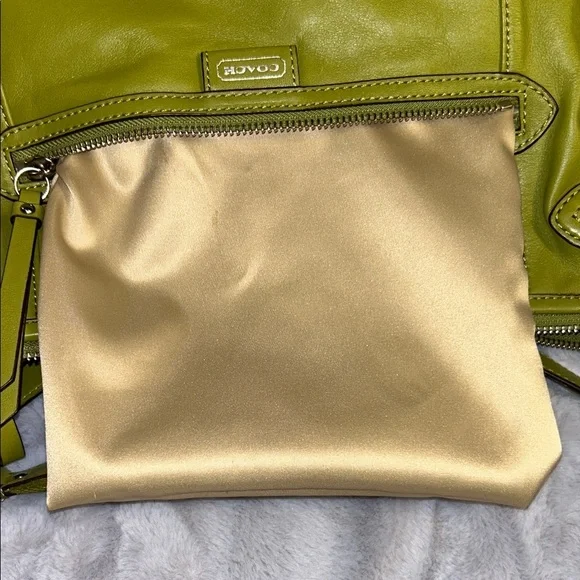COACH F 23937 Pistachio Green Leather Shoulder Bag With Crossbody Strap - Picture 9 of 12